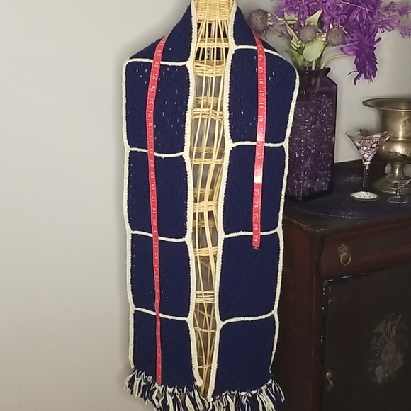 2 Vintage Handmade Crocheted Scarves with Tassels - Picture 11 of 14